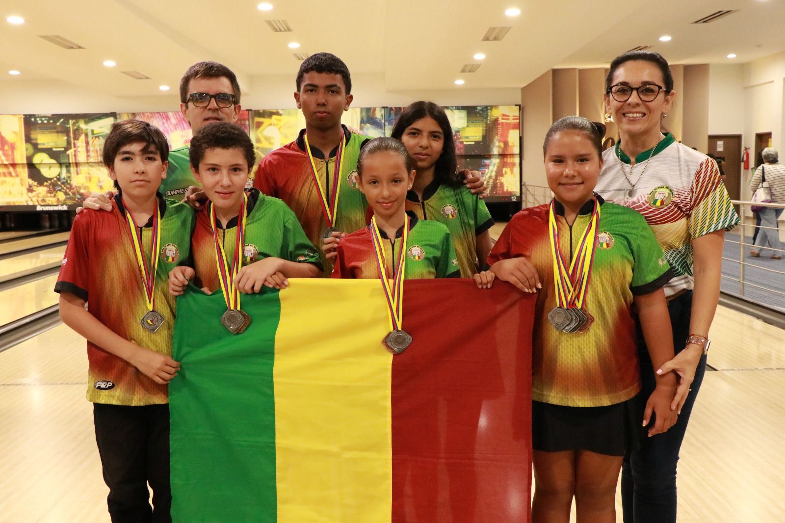 2 OROS, 5 PLATAS Y 2 BRONCES OBTUVO EL QUINDÍO EN EL CAMPEONATO NACIONAL DE MENORES DE BOWLING